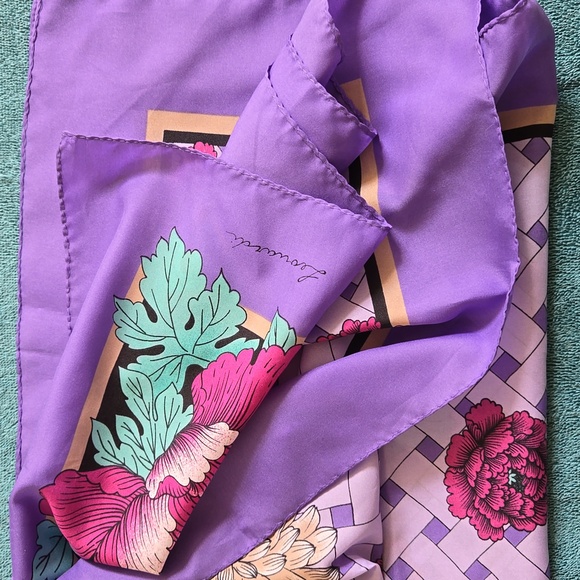 LEONARDI Italian Scarf 30" x 30" Lavender&Rose Vintage - Picture 6 of 6